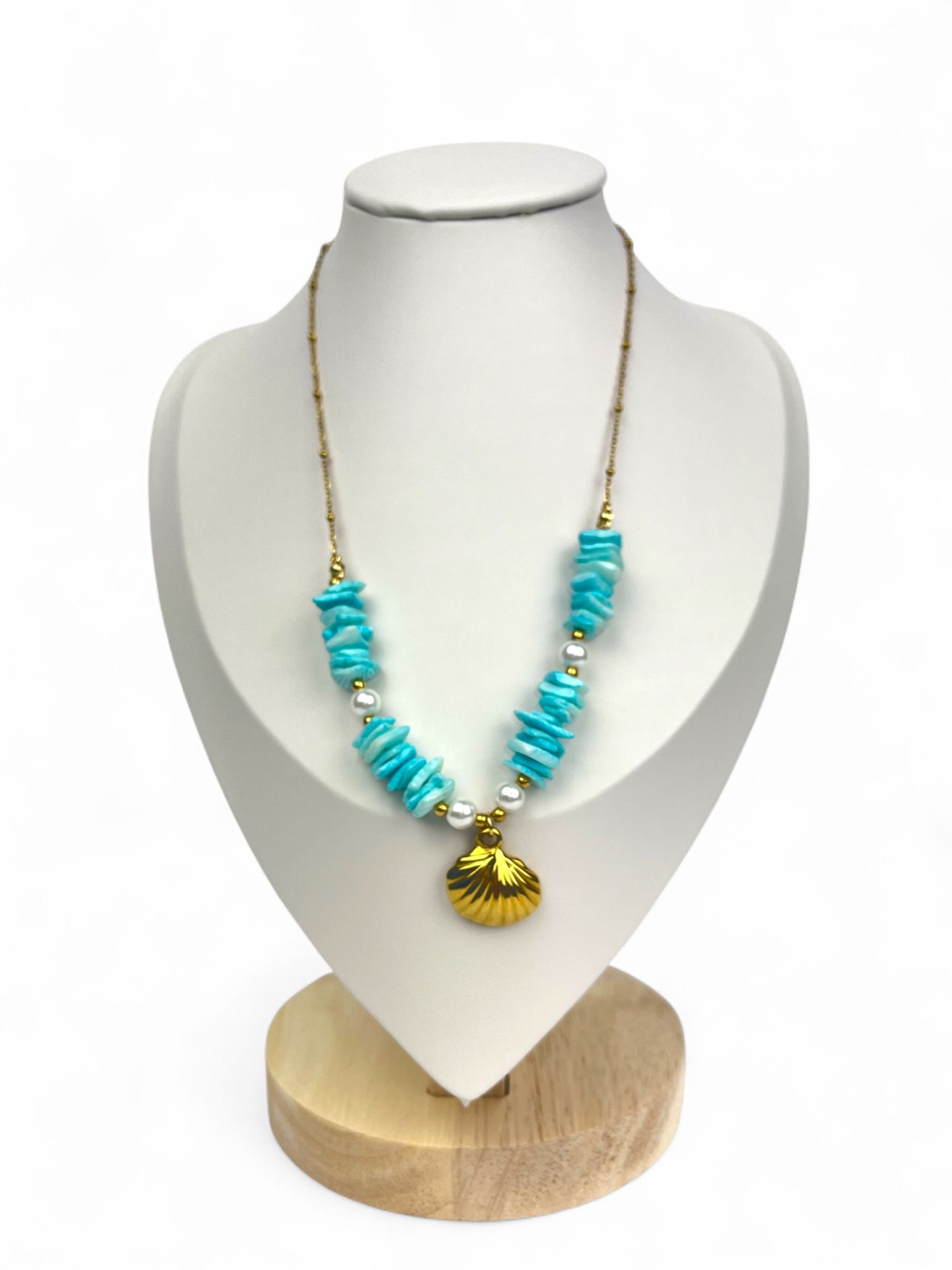 Collana con pietre azzurre e conchiglia dorata - Bottega della Principessa
