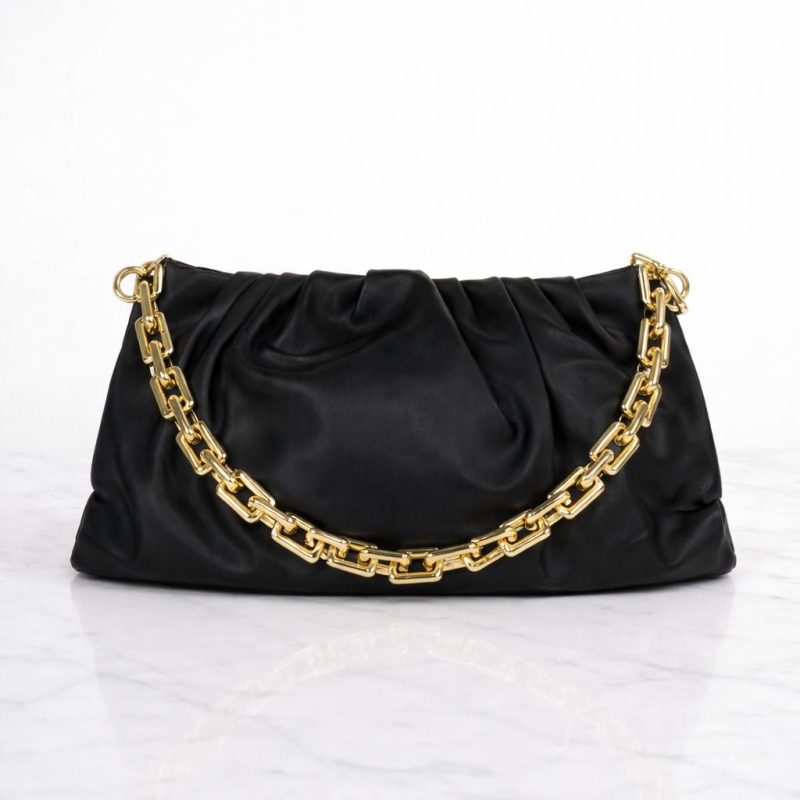 Borsa pouch nera effetto pelle con catena dorata elegante, Bottega della Principessa