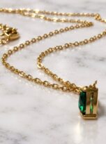 Collana cuore verde smeraldo-maggio-side