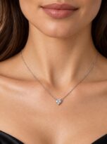 Collana punto luce cuore color argento-Indossata-Bottega della Principessa