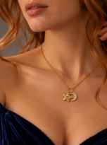 Collana Luna e Stella indossata – Bottega della Principessa